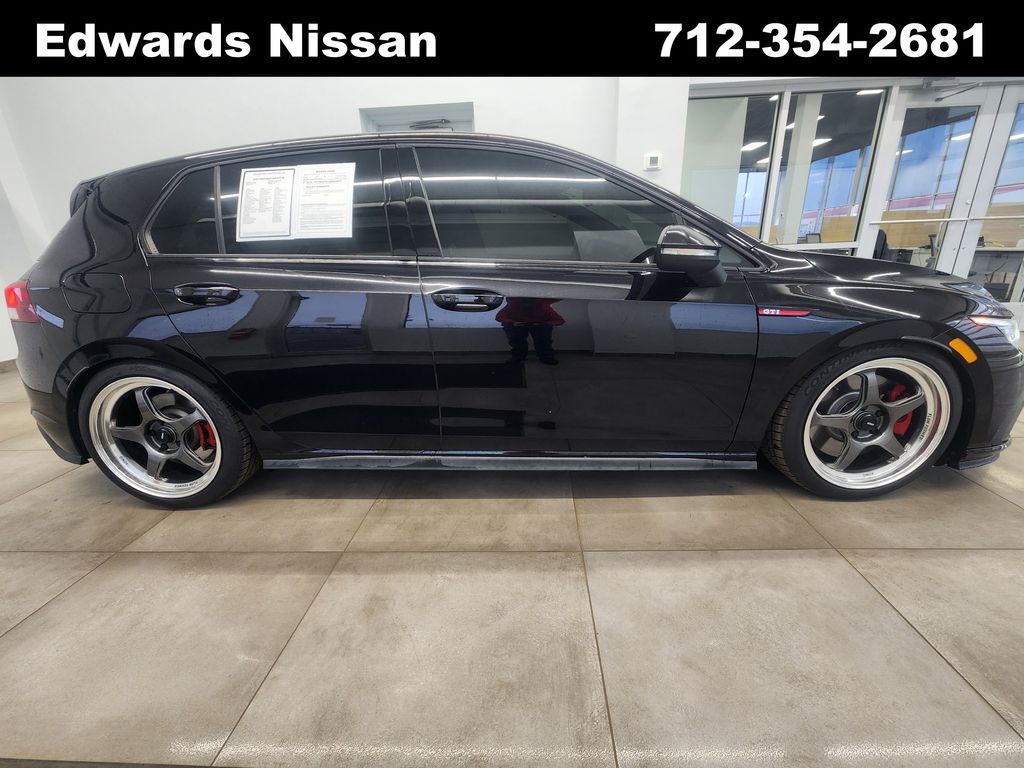 2024 Volkswagen Golf GTI SE's photo