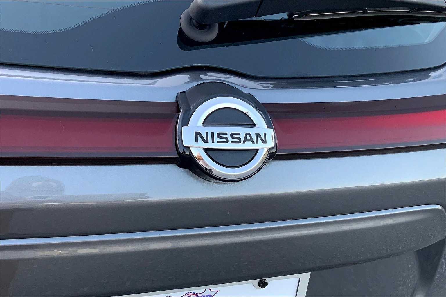 2021 Nissan Kicks S photo 8