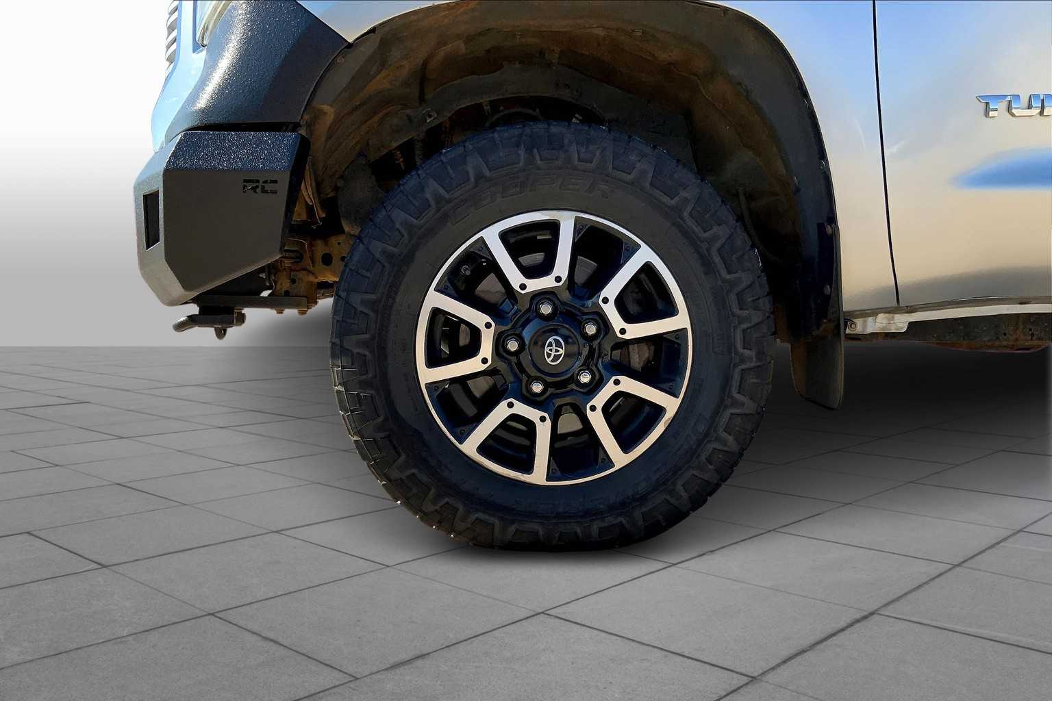 2017 Toyota Tundra Limited photo 9