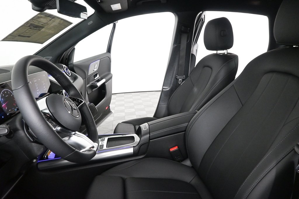 2025 Mercedes Benz GLA 250 photo 8