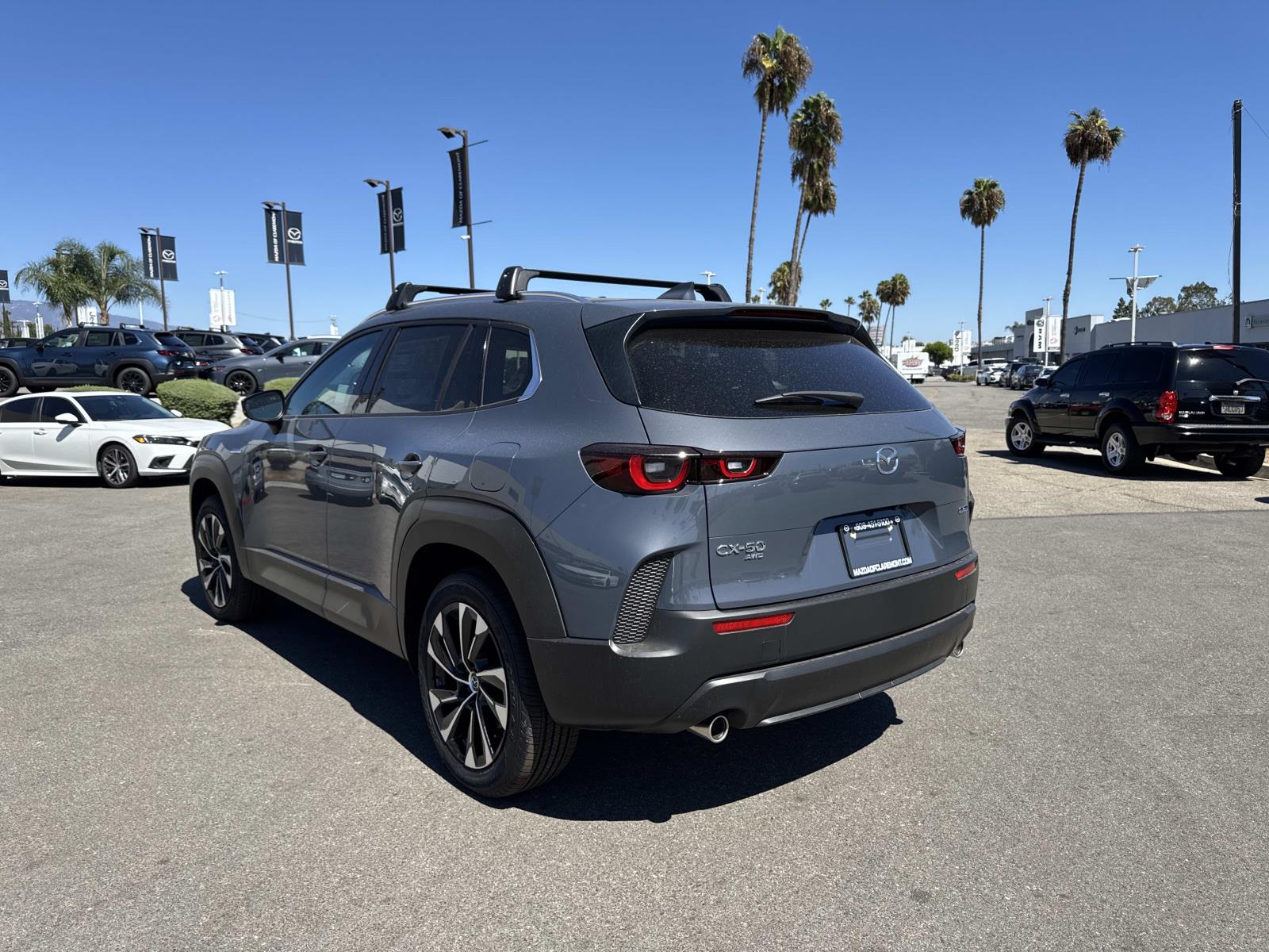 2025 Mazda CX-50 Premium Plus photo 2