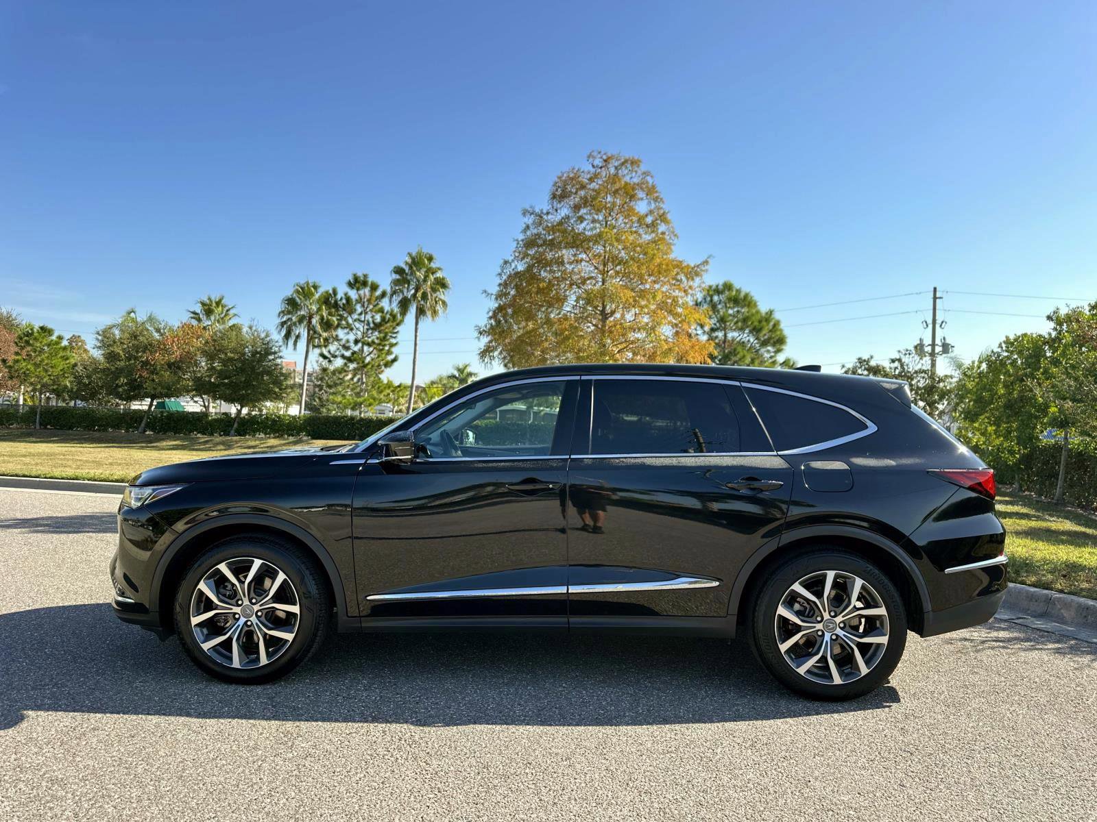 2023 Acura MDX Technology photo 3