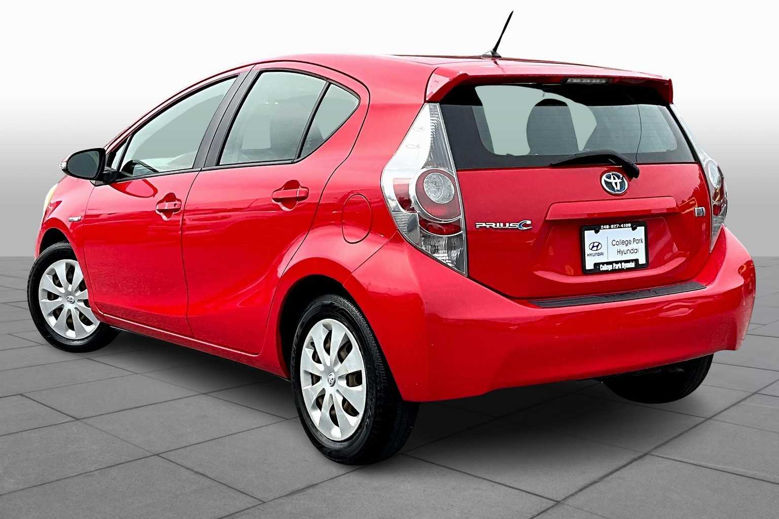 2013 Toyota Prius C Two photo 11