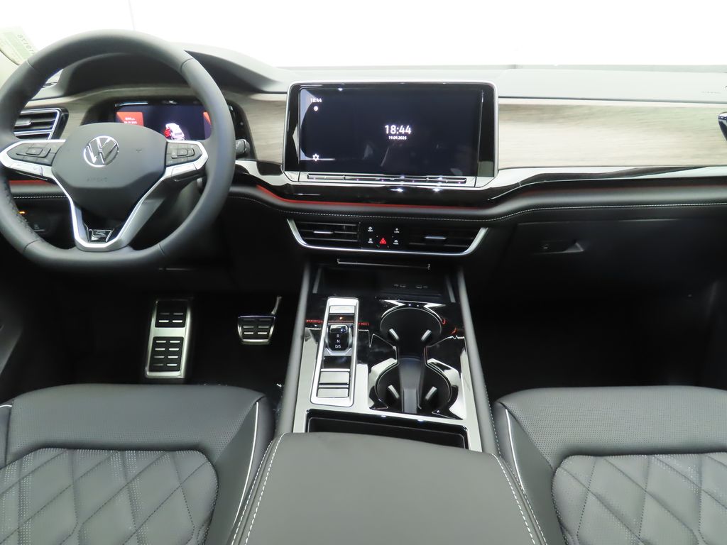 2026 Volkswagen Atlas SEL Premium R-Line photo 13