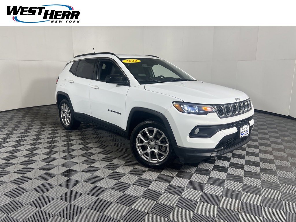 2023 Jeep Compass Latitude Lux's photo