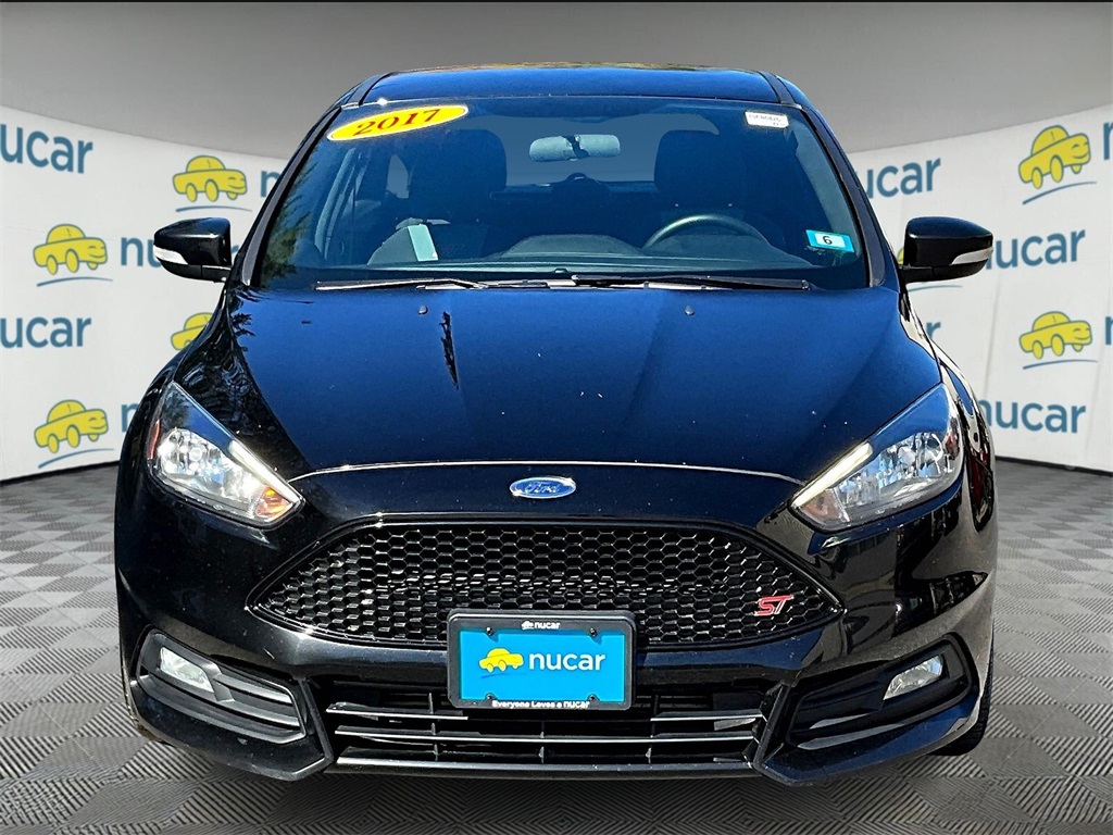 2017 Ford Focus ST photo 2