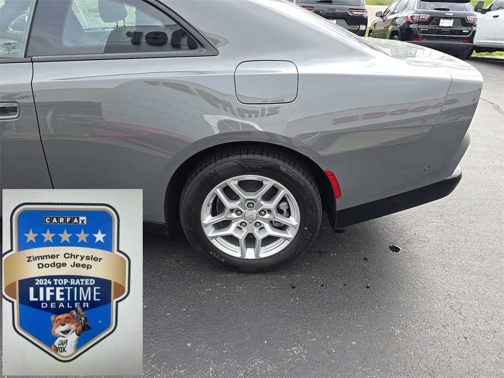 2025 Dodge Charger R/T photo 12