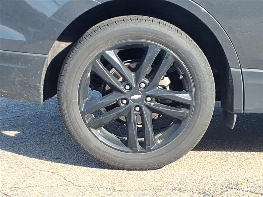 2021 Chevrolet Equinox LT photo 3
