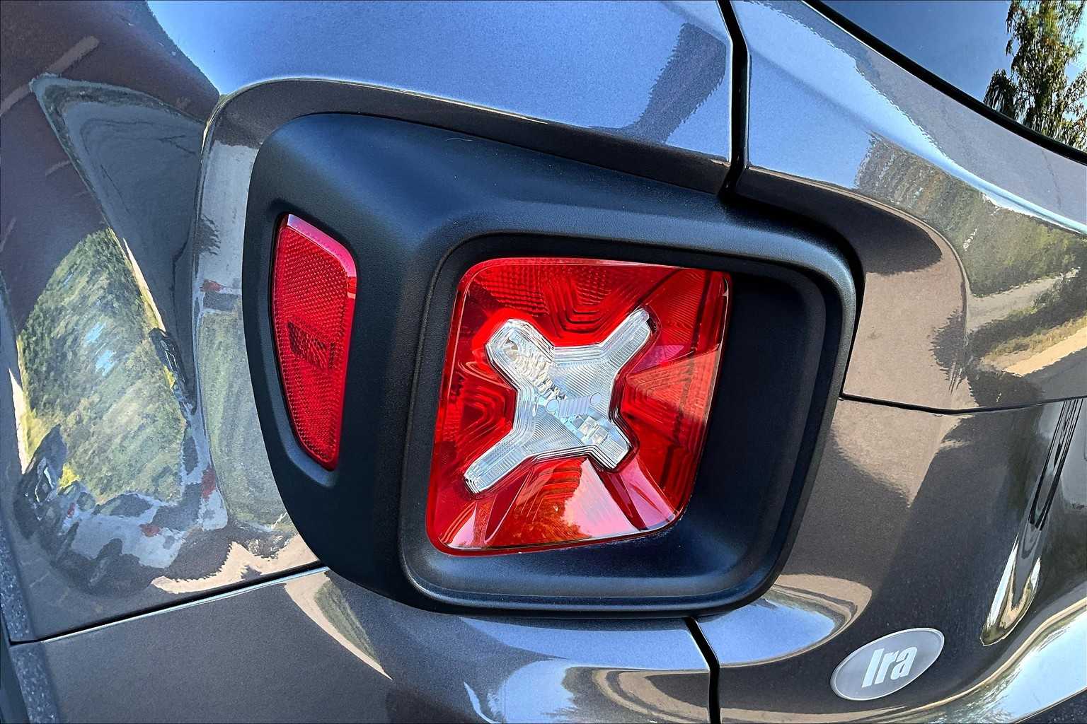 2021 Jeep Renegade Sport photo 24