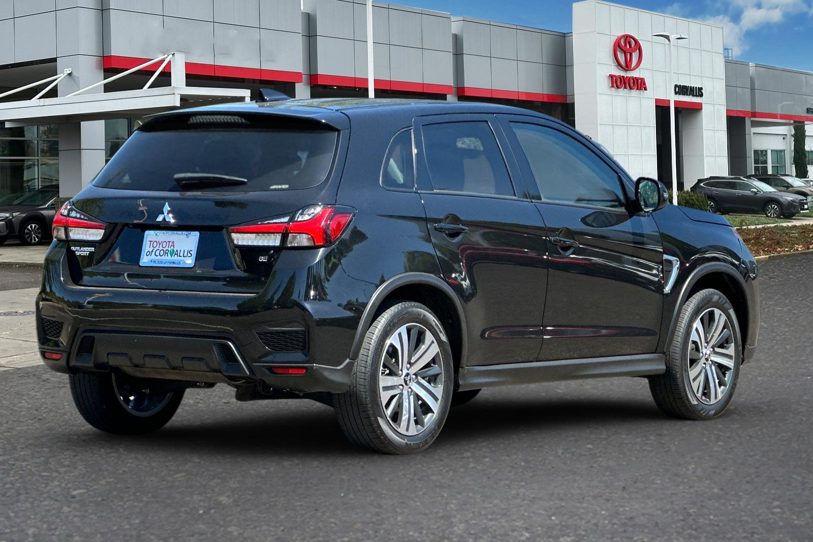 2024 Mitsubishi Outlander Sport SE photo 3