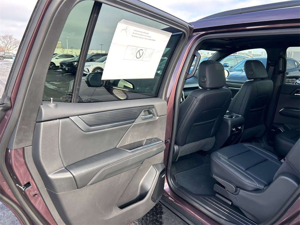 2026 GMC ACADIA - Image 32