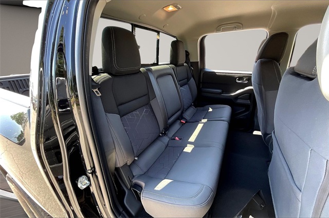 2025 Nissan Frontier SV photo 8