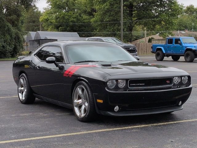2014 Dodge Challenger R/T Plus photo 2