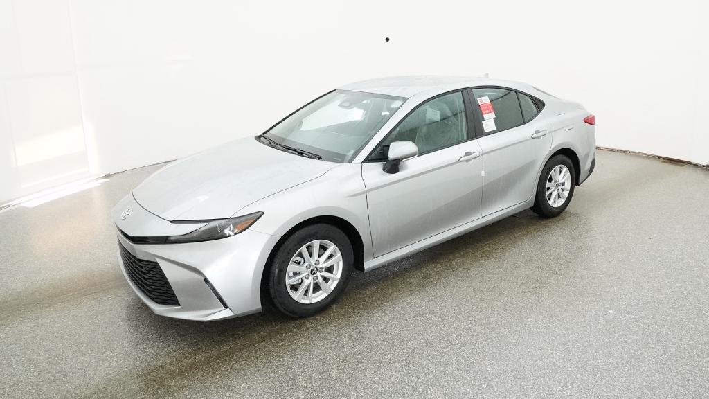 2026 Toyota Camry LE's photo