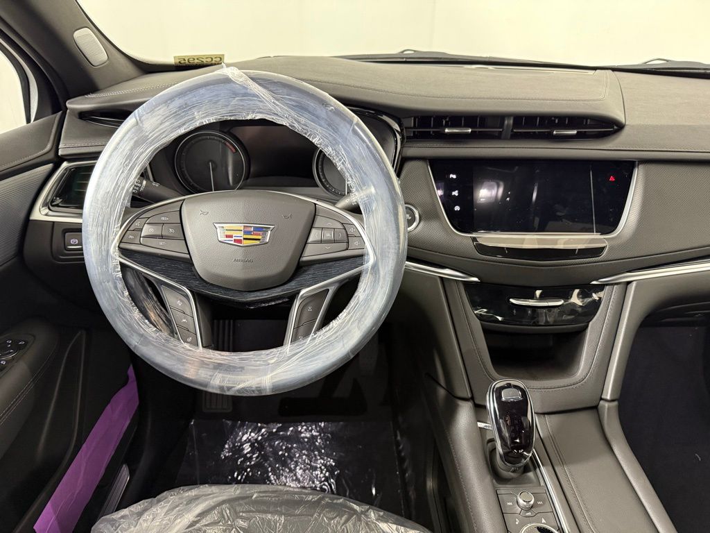 2026 Cadillac XT5 Premium Luxury photo 2