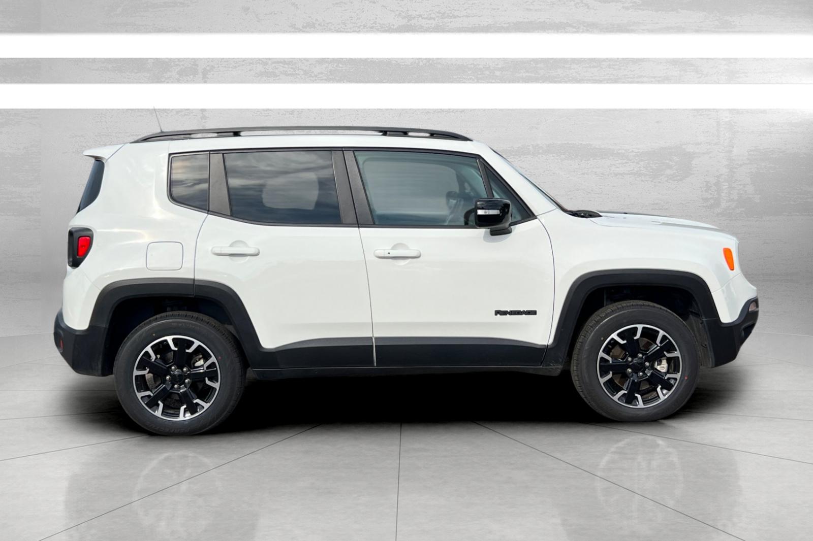 2023 Jeep Renegade Latitude Upland photo 2