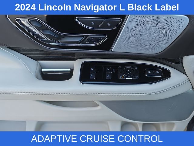 2024 Lincoln Navigator Black Label photo 18