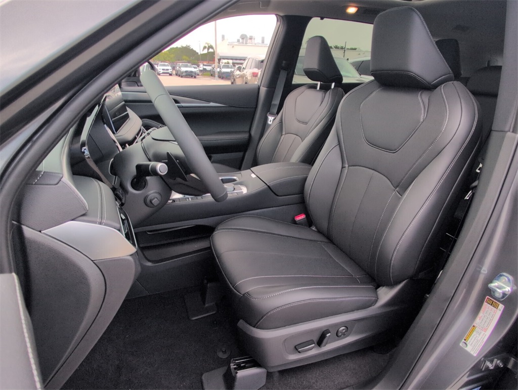 2026 Infiniti QX60 Luxe photo 5