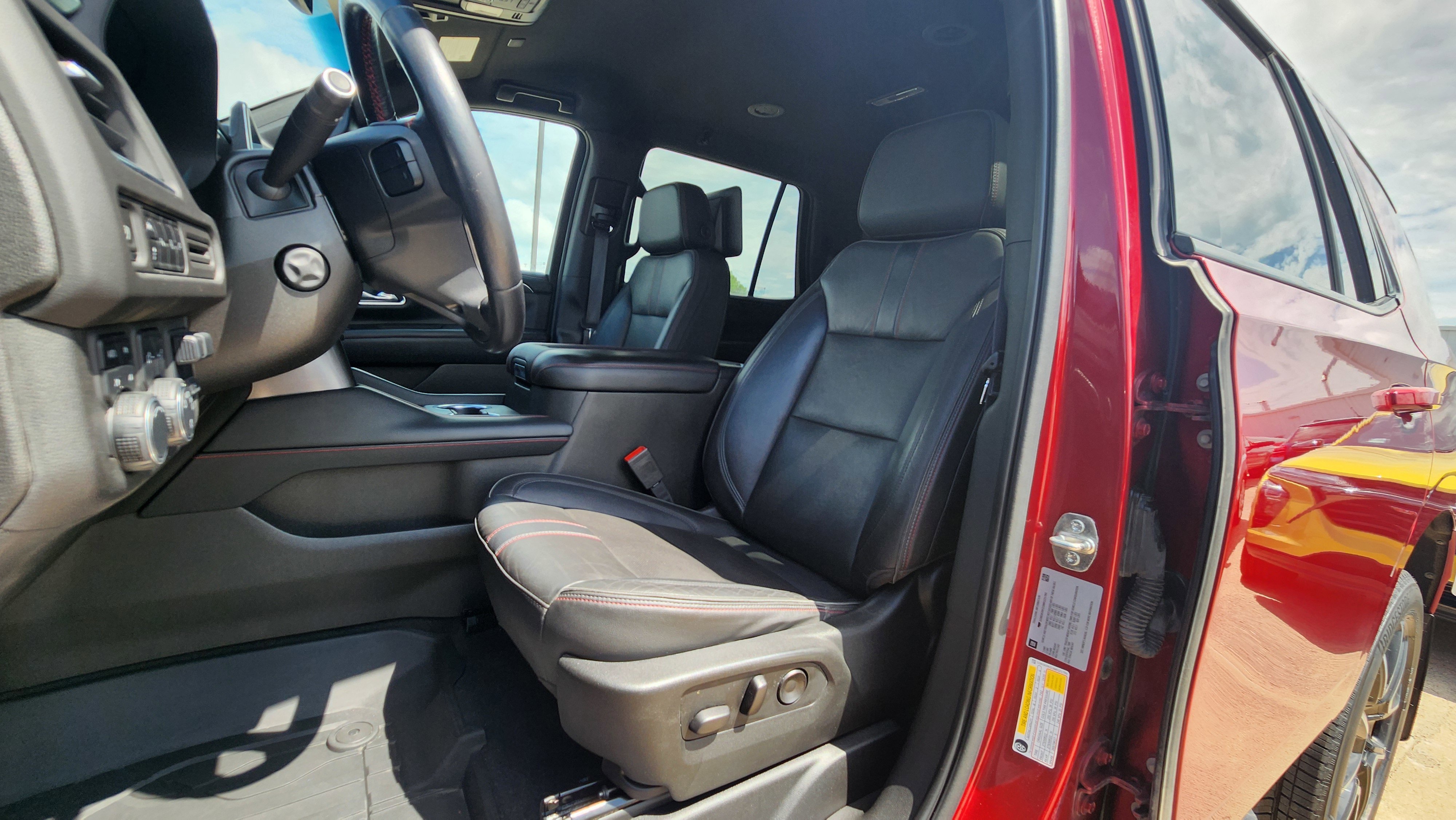 2021 Chevrolet Tahoe RST photo 4