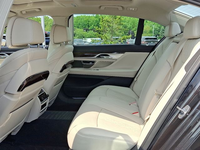 2019 Bmw 750i xDrive Sedan photo 9
