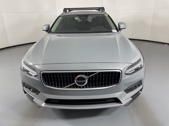 2025 Volvo V90 Cross Country B6 photo 3