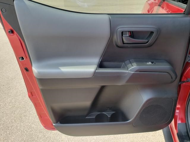 2022 Toyota Tacoma SR 4x4 Double Cab photo 13