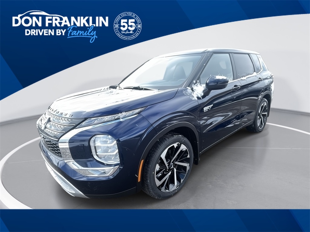 2025 Mitsubishi Outlander Plug-in Hybrid SE's photo