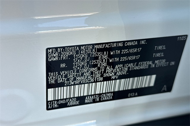 2025 Toyota RAV4 XLE's photo