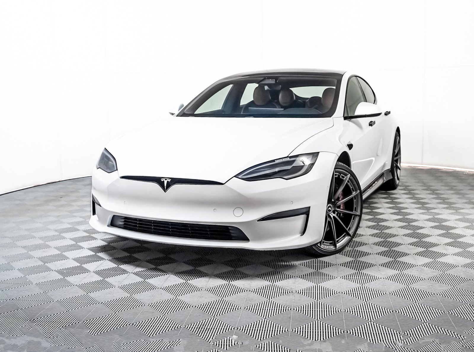 2022 Tesla Model S Plaid's photo