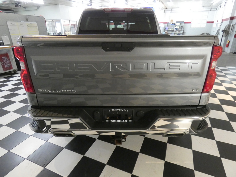 2020 Chevrolet Silverado 1500 LT photo 2