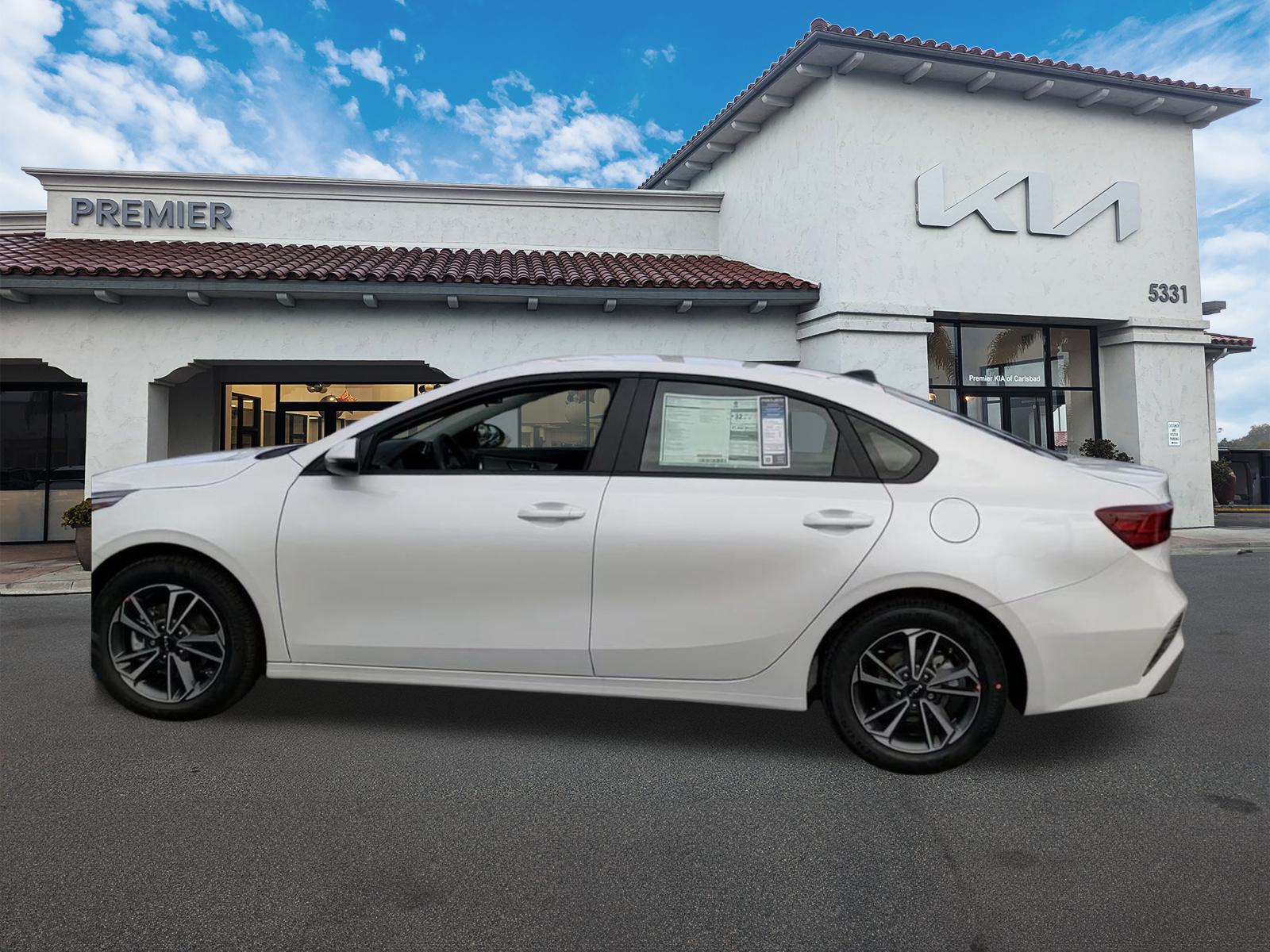 2023 Kia Forte LXS photo 4