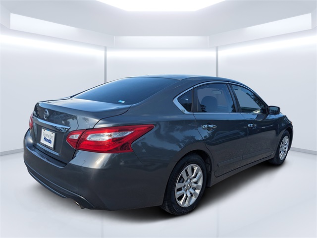 2017 Nissan Altima 2.5 S photo 3