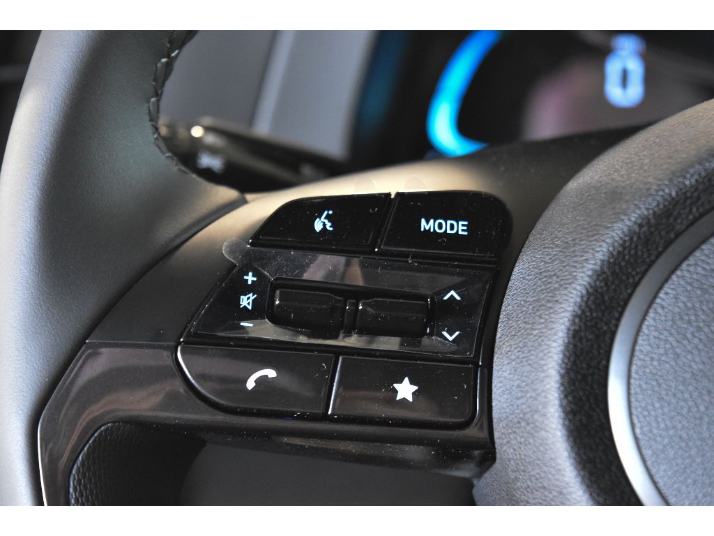2025 Hyundai Elantra SEL Sport photo 13