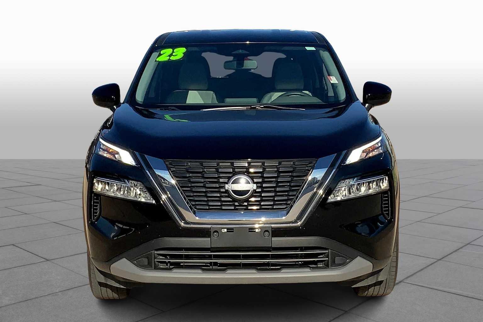 2023 Nissan Rogue SV photo 4