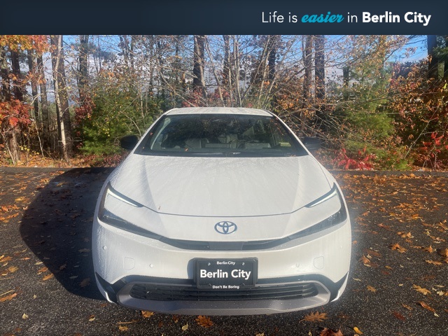 2026 Toyota Prius XLE's photo