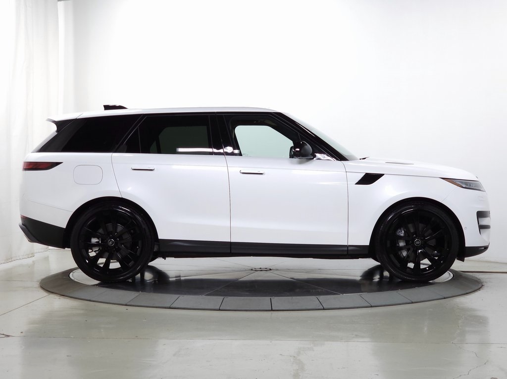 2024 Land Rover Range Rover Sport SE photo 8
