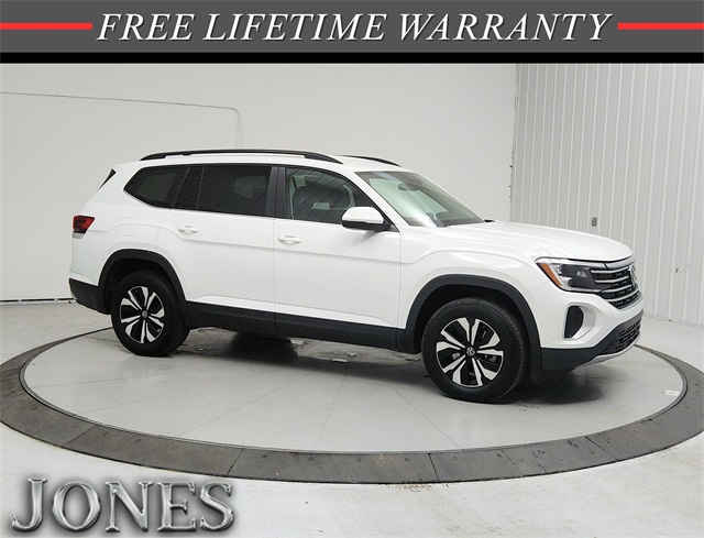 2024 Volkswagen Atlas SE's photo