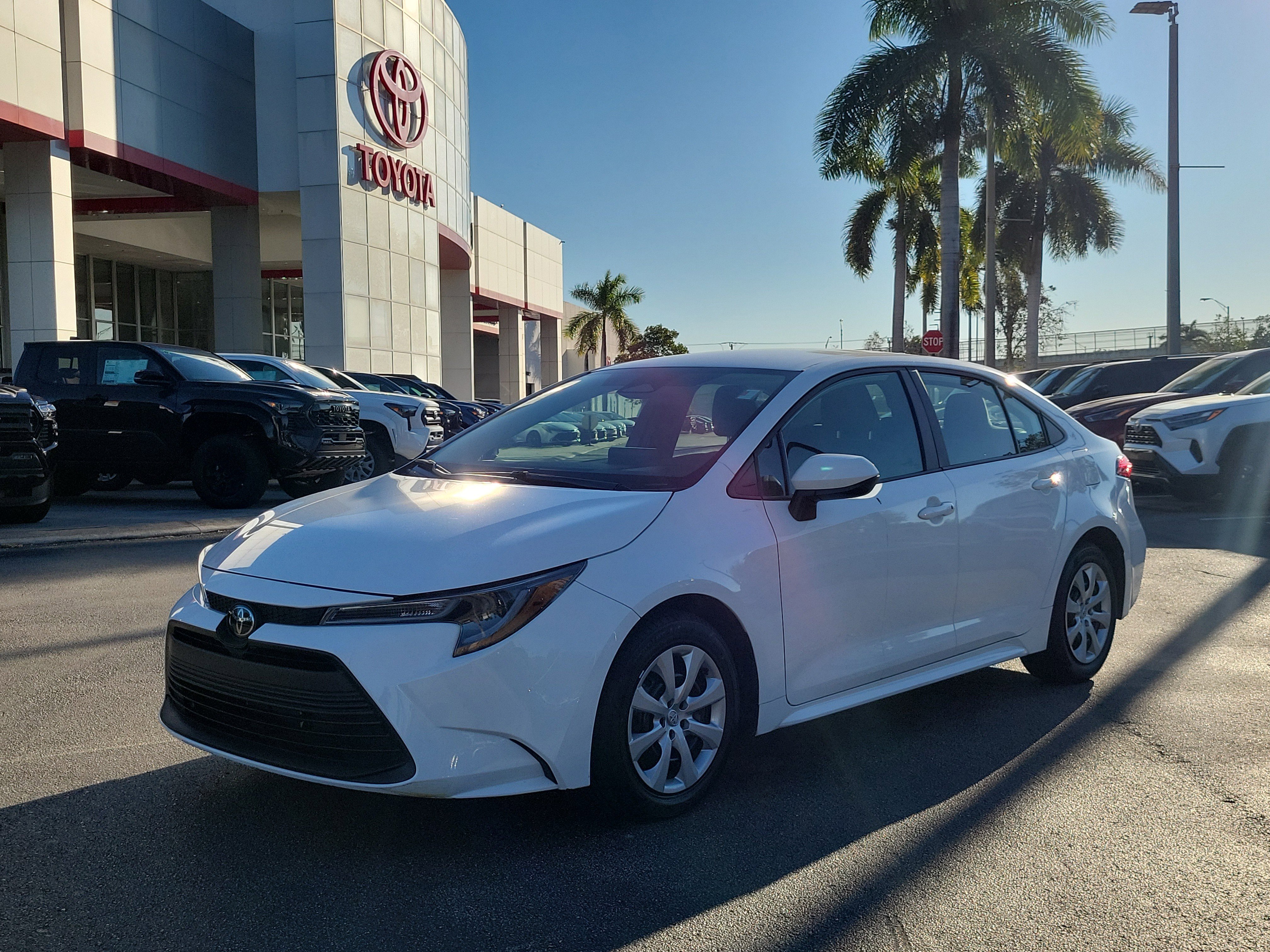 Used 2024 Toyota Corolla LE with VIN 5YFB4MDE1RP164872 for sale in Northfield, Minnesota