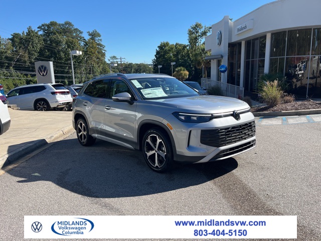 2025 Volkswagen Tiguan SE's photo