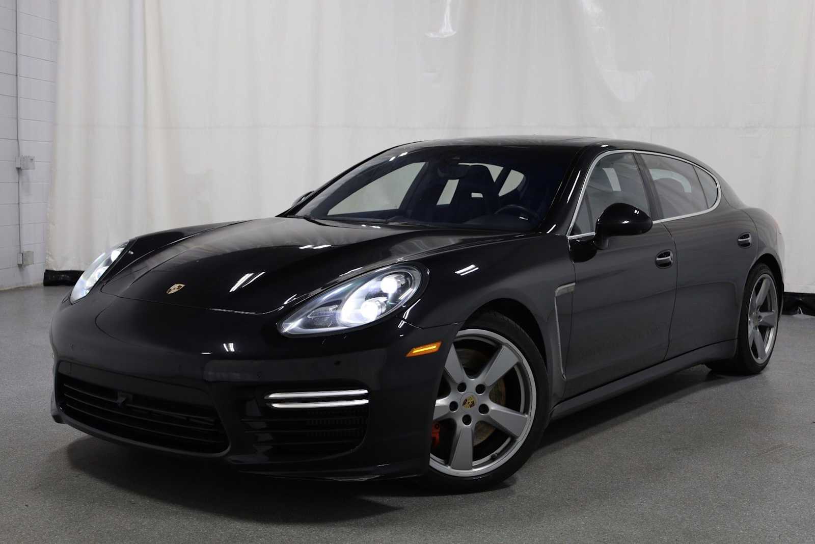 2014 Porsche Panamera Turbo's photo