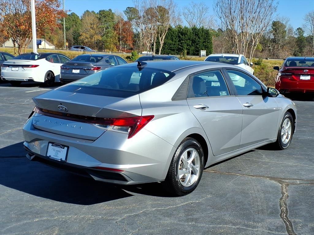 2023 Hyundai Elantra SE photo 4