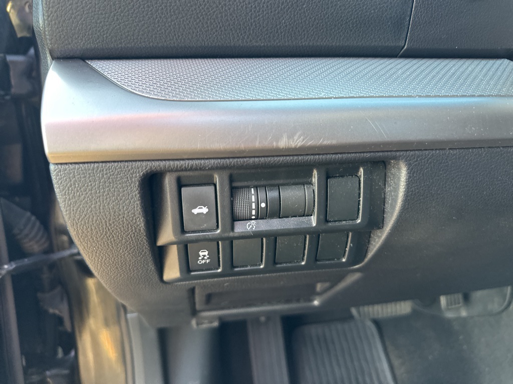 2017 Subaru Legacy 2.5i Premium photo 14