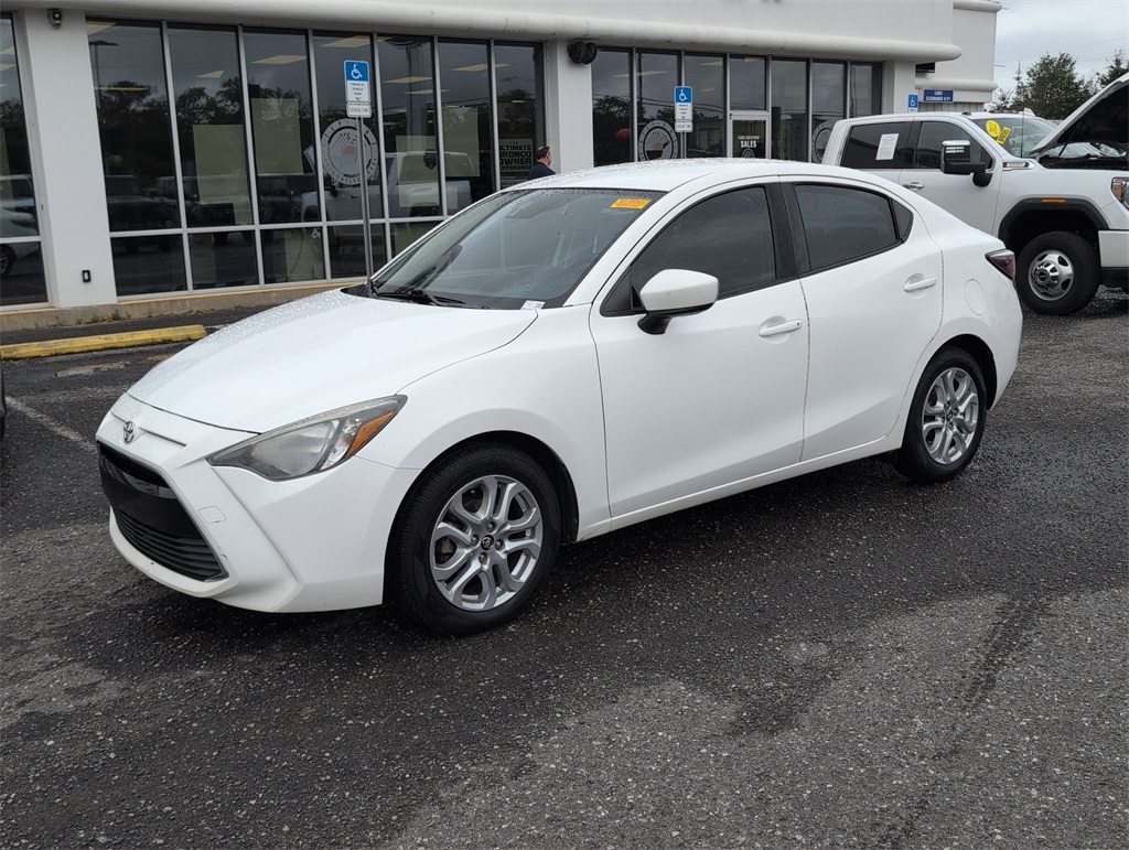 2017 Toyota Yaris iA Base photo 9