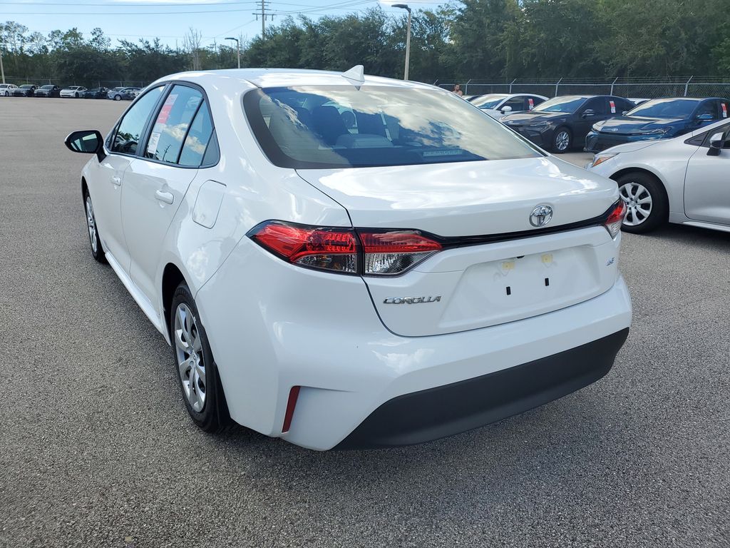 2025 Toyota Corolla LE photo 7
