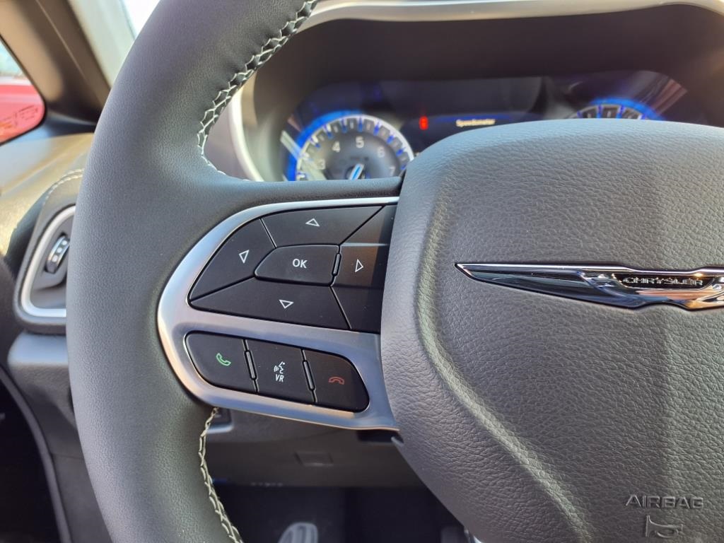 2026 Chrysler Pacifica photo 20