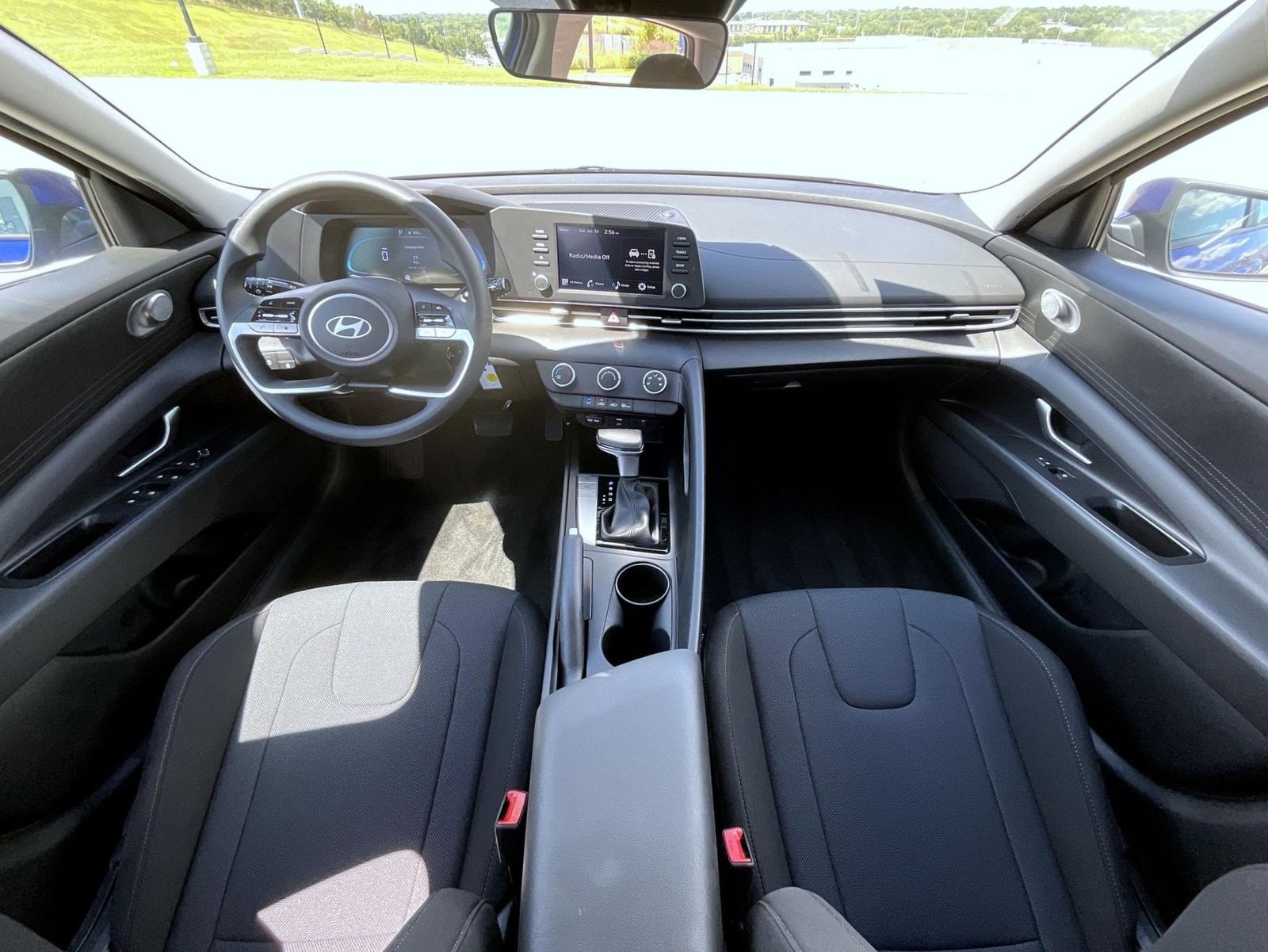 2025 Hyundai Elantra SE photo 11