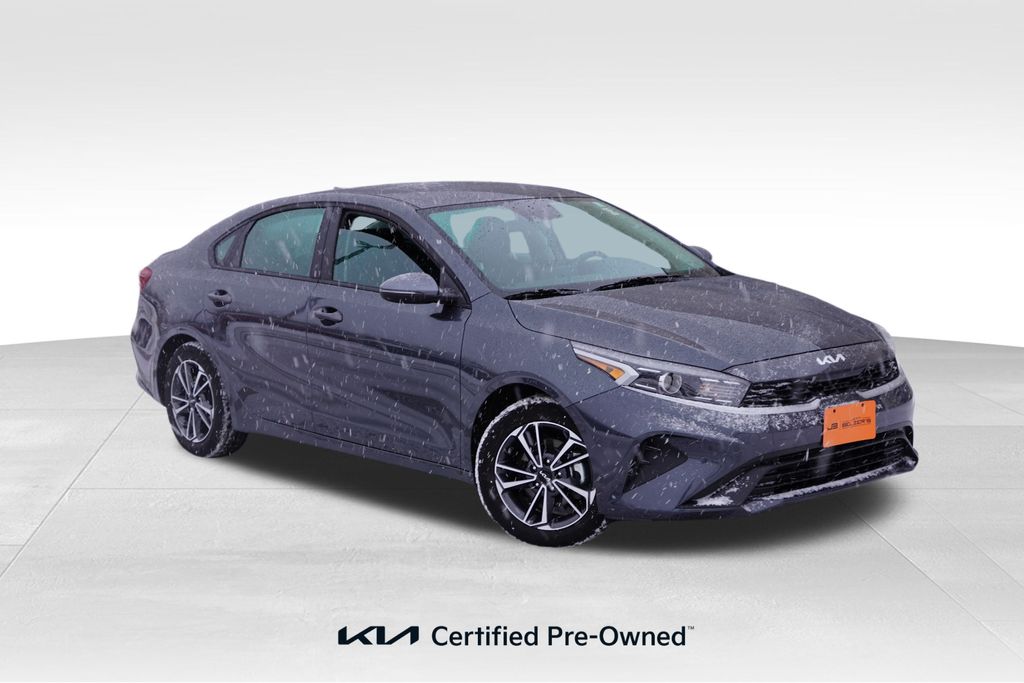 2022 Kia FORTE LXS's photo
