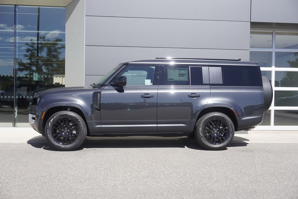 2025 Land Rover Defender 130 S photo 8