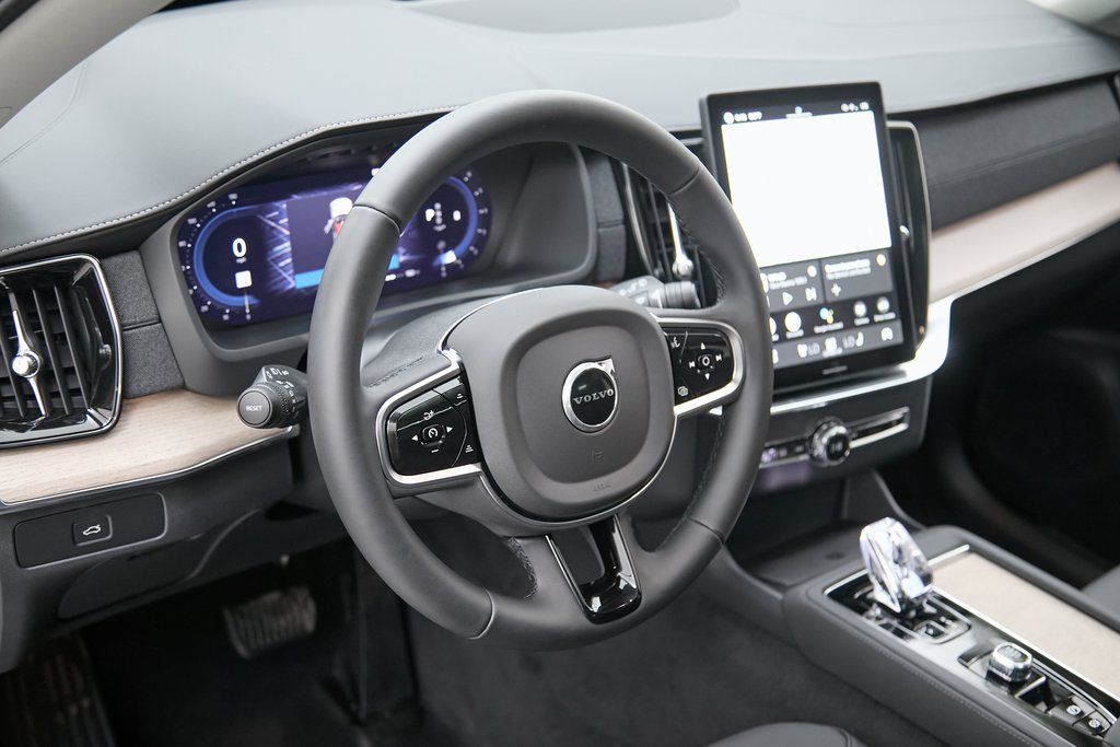 2025 VOLVO XC90 - Image 12