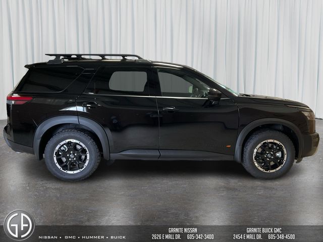 2025 Nissan Pathfinder Rock Creek photo 4